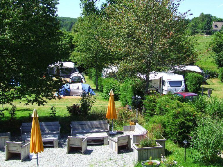Camping Le Soustran terras 768x576