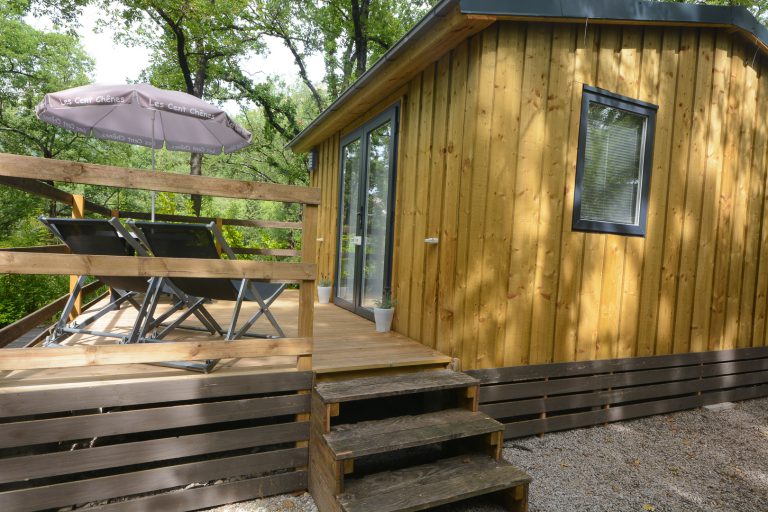 Camping Les Cent Chênes chalet huren cote d azur 768x512