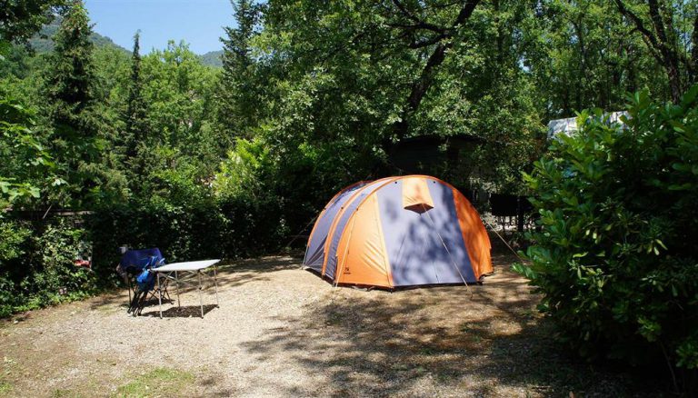 Camping Les Cent Chênes staanplaatsen 768x438