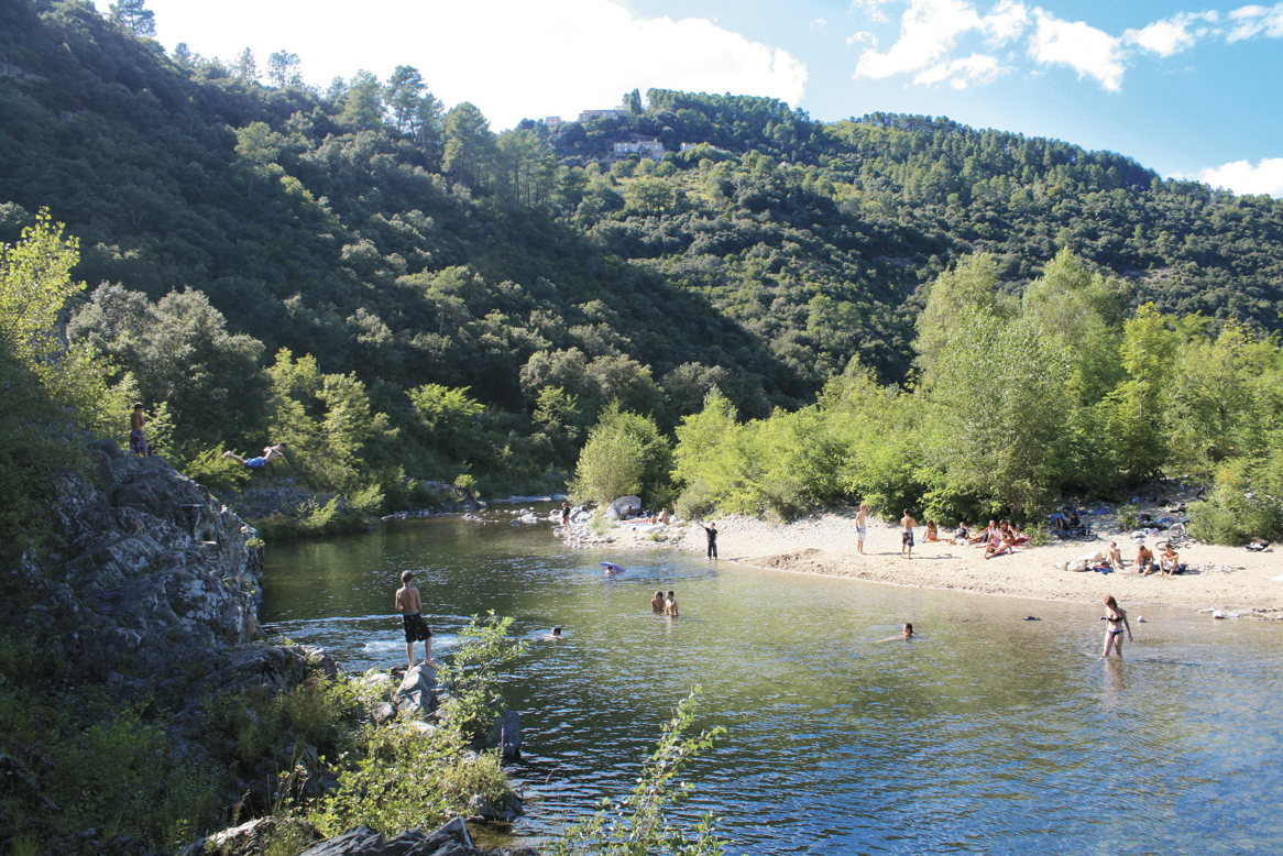 Camping Les Châtaigniers in Ribes, Auvergne-Rhône-Alpes, Frankreich photo 5