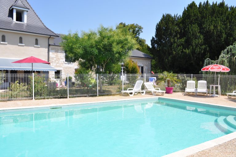 Camping Puynadal Brantome Dordogne zwembad 768x510