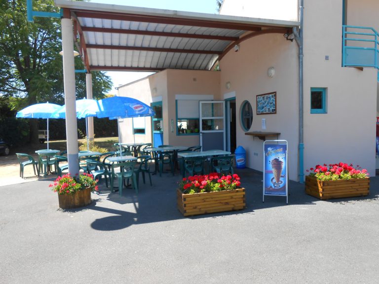 Camping de Tournus terras 768x576