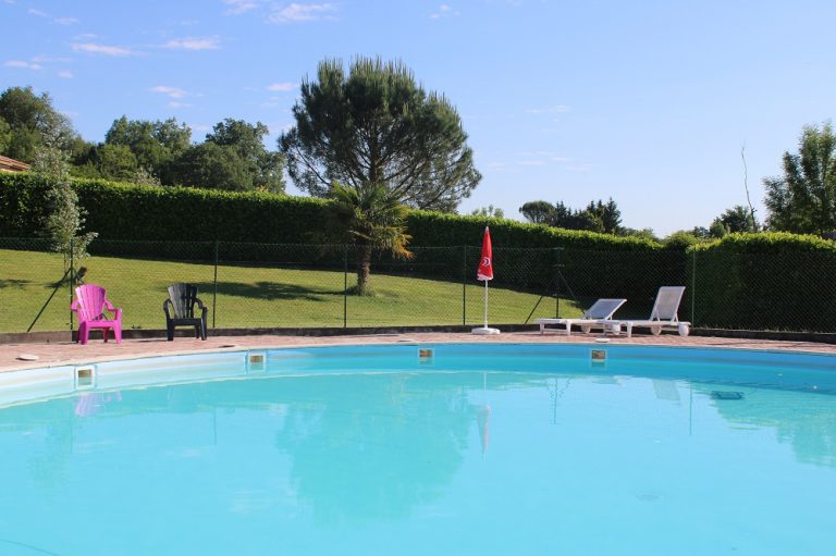 Camping Le Casties zwembad 768x511