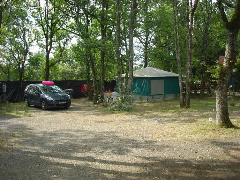Camping Le Picouty bungalowtent huren 768x576