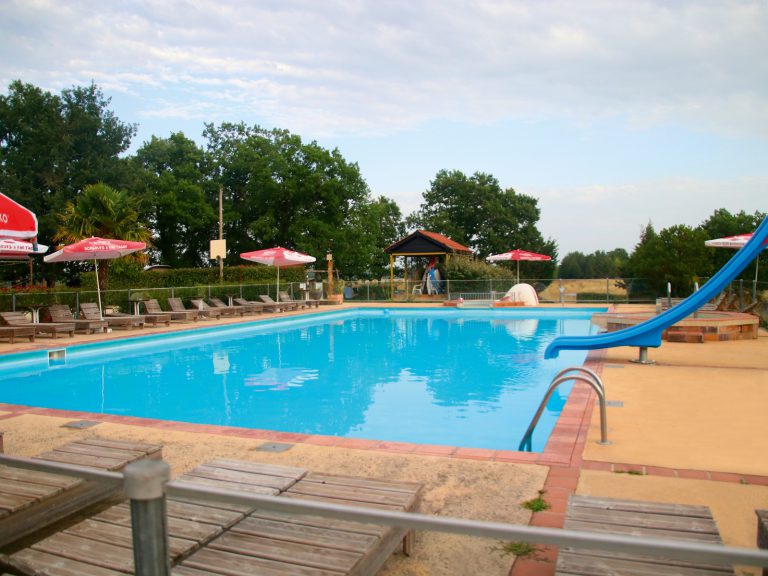 Camping Fontaine Du Roc glijbaan 768x576