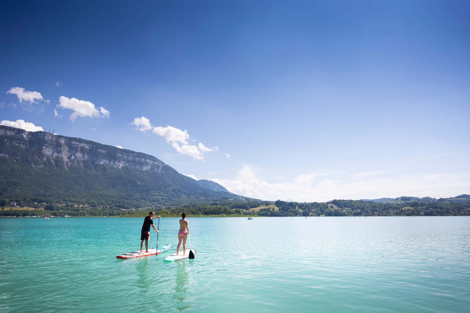 Camping Huttopia Lac d'Aiguebelette in Saint-Alban-de-Montbel