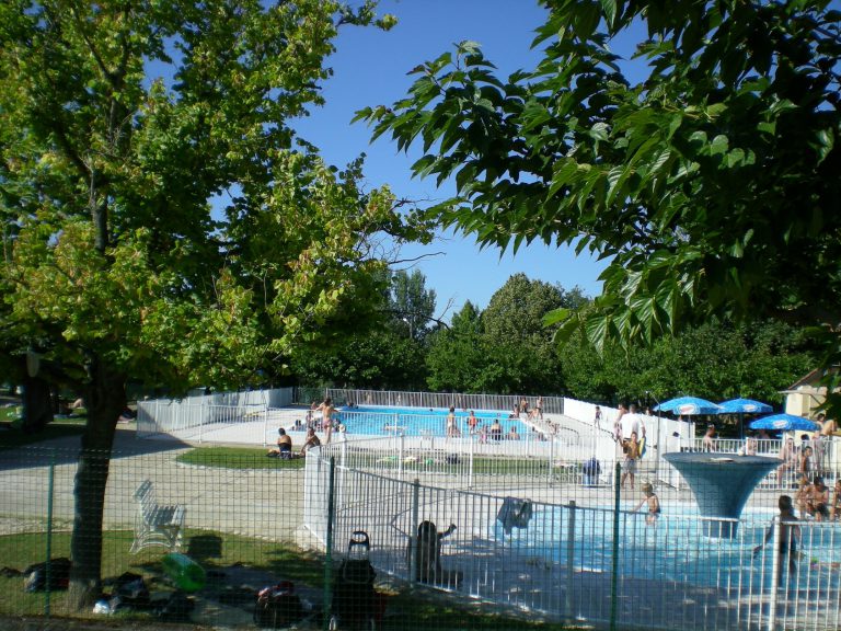 Camping municipal du Plan d Eau Rieux Volvestre zwembad 768x576