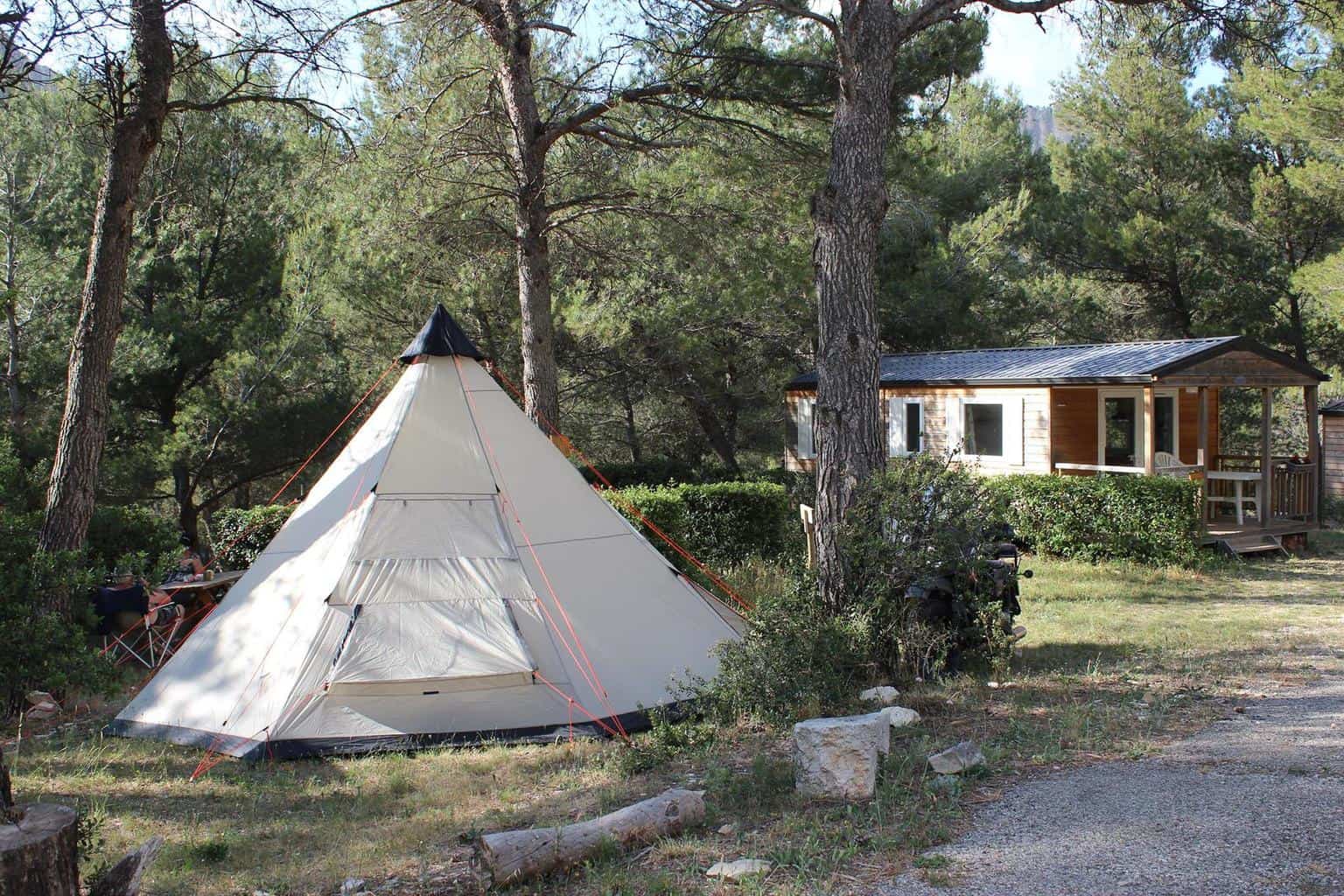Campingplatz La Vallée Heureuse in Orgon, Provence-Alpes-Côte d'Azur, Frankreich photo 5