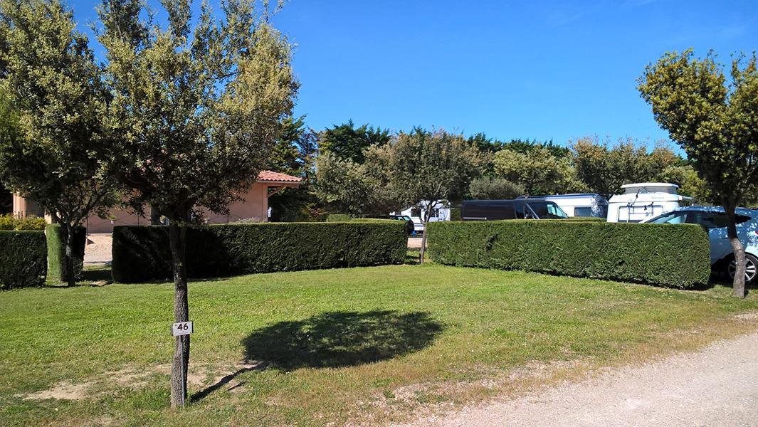 Campingplatz Des Favards in Violès photo 2