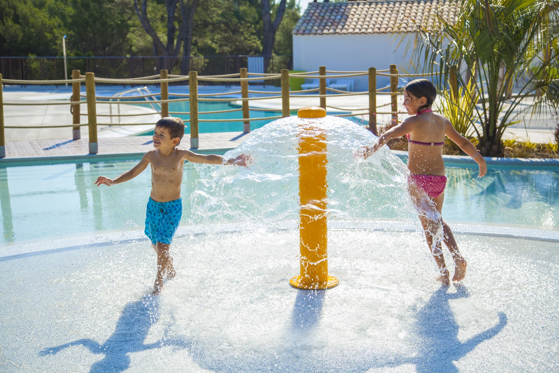 Camping Avignon Parc in Vedène, Provence-Alpes-Côte d'Azur, Frankreich photo 4