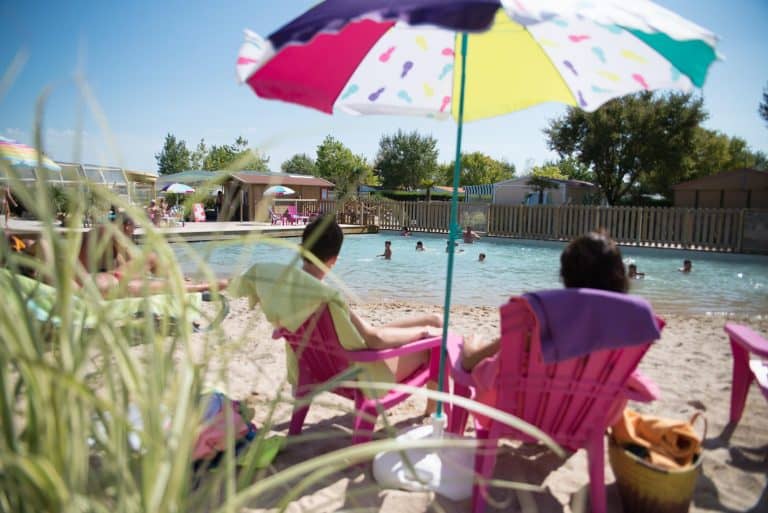 000007880831 768x513